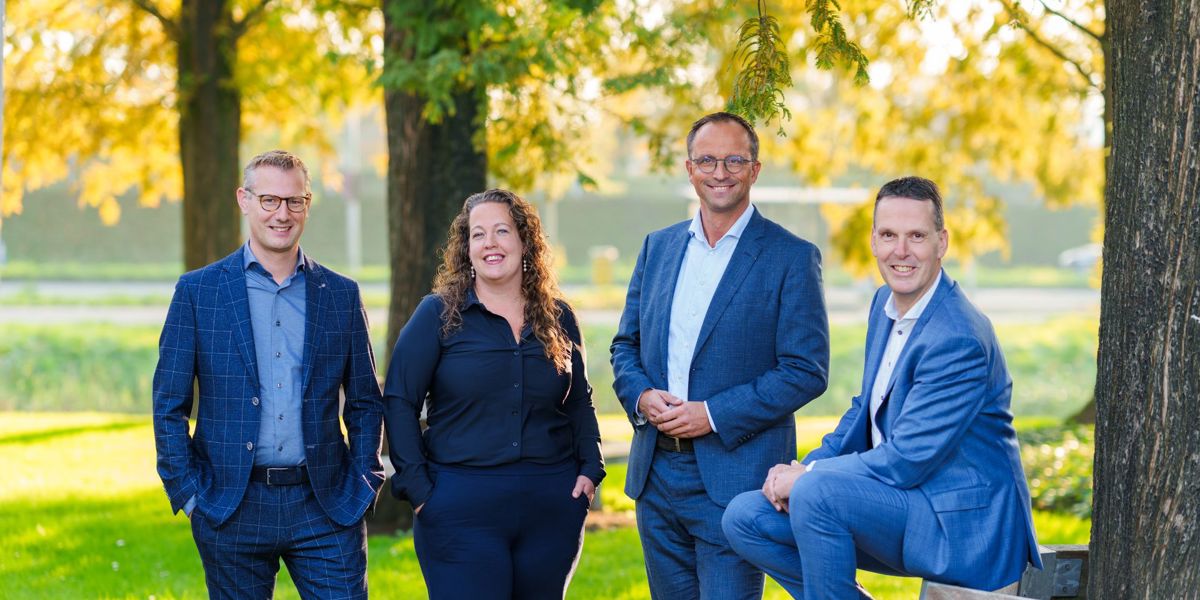Lansigt installeert een nieuw Dagelijks Bestuur.jpg